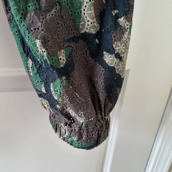 Guess Camo Crochet Cargo High Rise Joggers Pants Womens Size 30 NWOT RARE Boho - Picture 15 of 16
